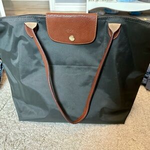 Grey Longchamp Le Pliage- medium size